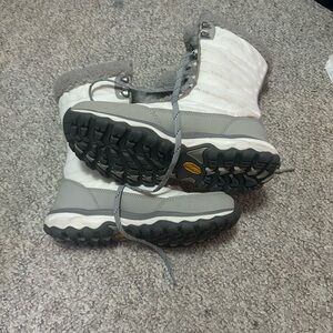 Eddie Bauer winter boots